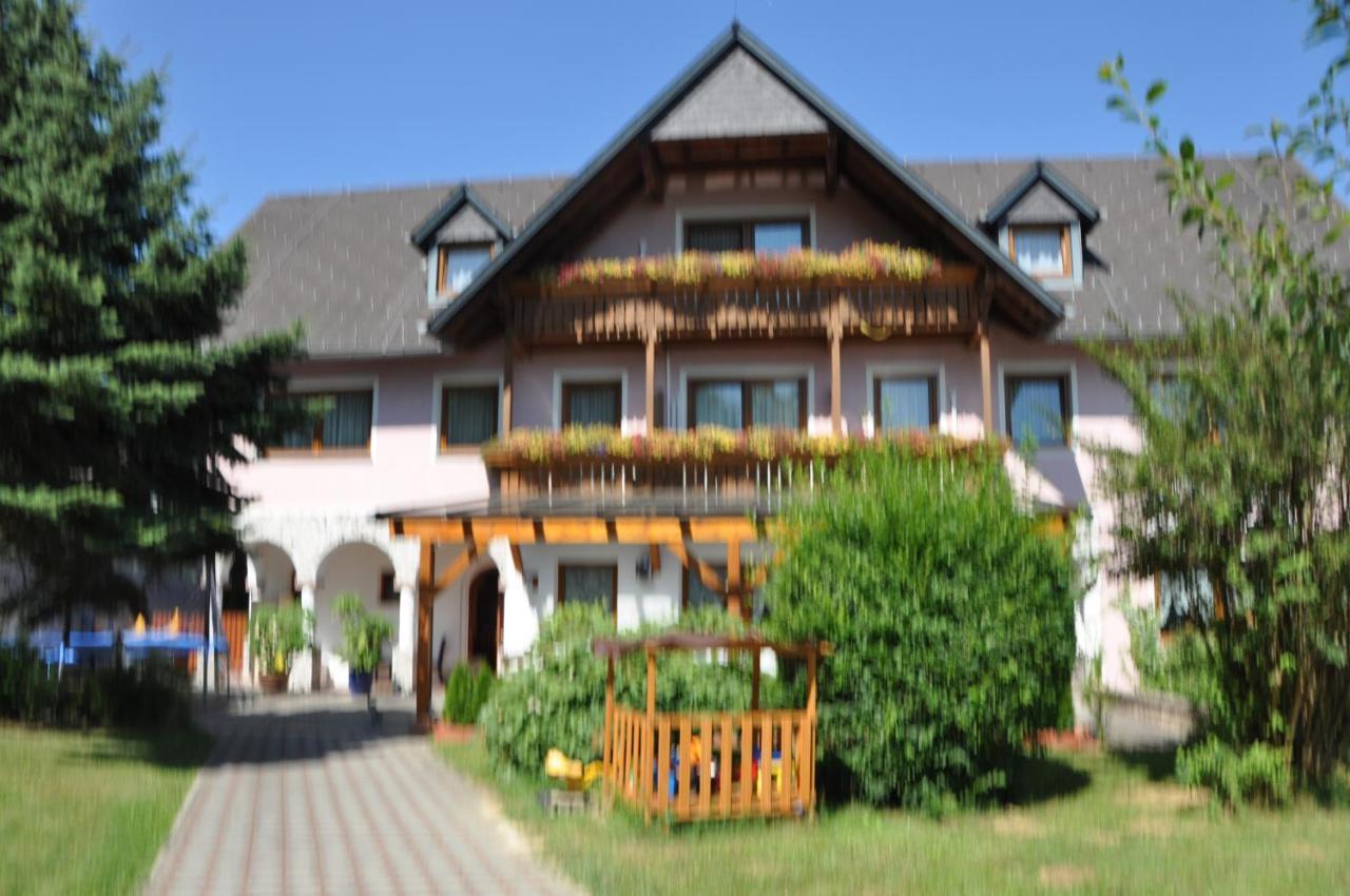 Hotel Arkadenhof Fürstenfeld エクステリア 写真